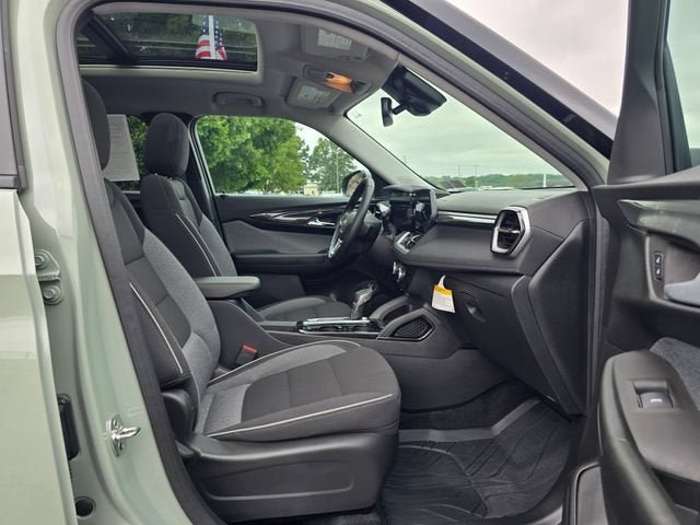 Used 2026 Chevrolet TrailBlazer LT w/ Convenience Package AWD/4WD image 16