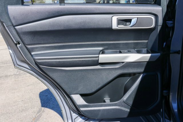 Used 2022 Ford Explorer XLT image 12