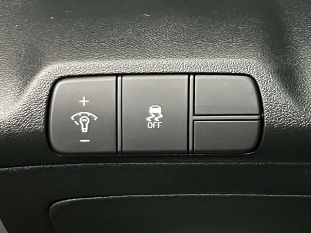 Used 2025 Hyundai Elantra Sport image 17