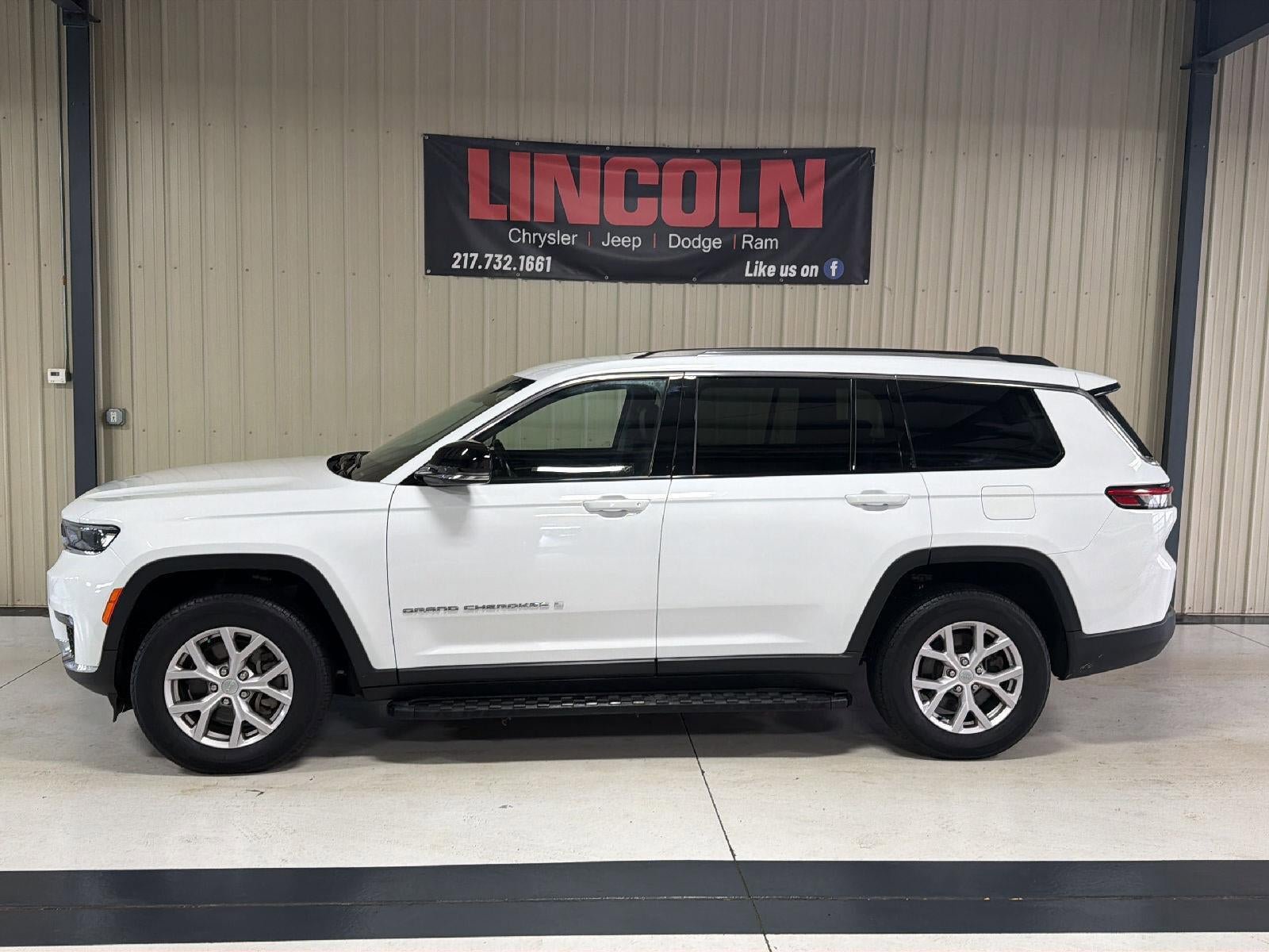 Used 2022 Jeep Grand Cherokee L Limited AWD/4WD image 2