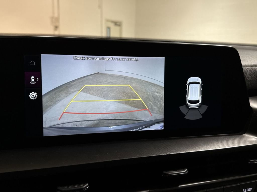 Used 2024 Kia Telluride LX image 16