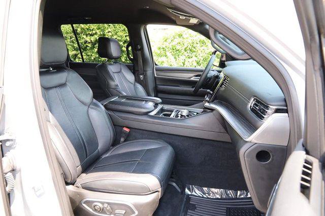 Used 2024 Jeep Wagoneer Series II w/ Flexible Seating Group AWD/4WD image 30