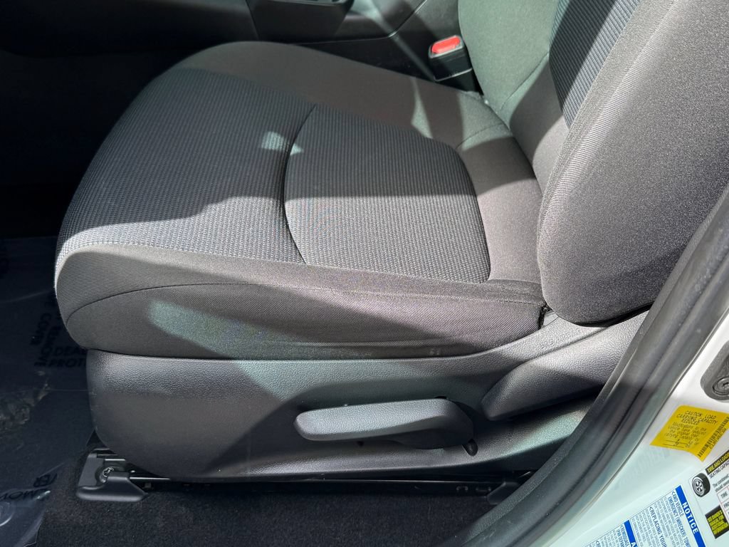 Used 2022 Toyota RAV4 LE AWD/4WD image 20