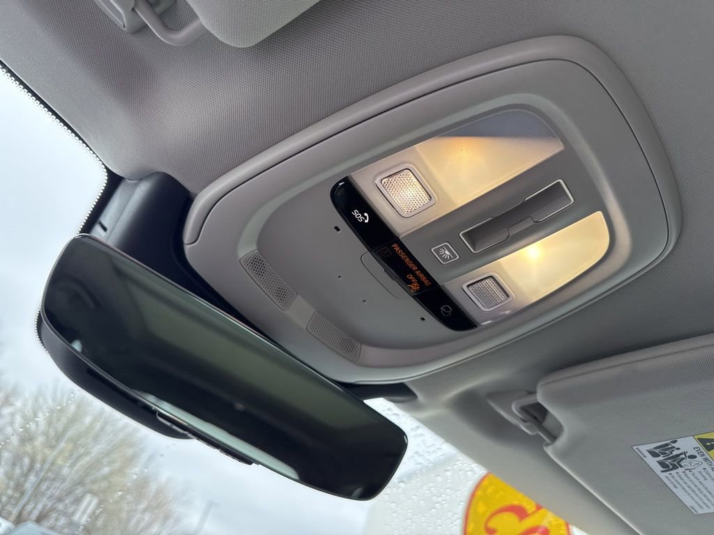 Used 2025 Volvo XC90 B6 Core w/ Climate Package image 31