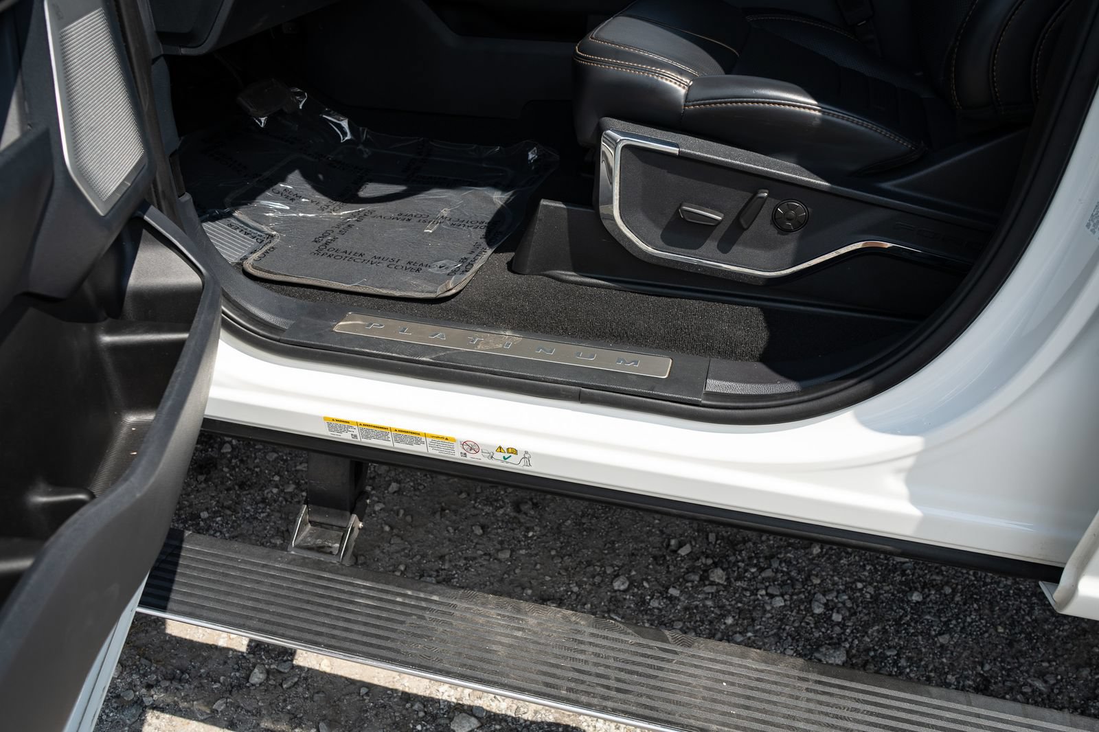 Used 2024 Ford F450 Platinum w/ FX4 Off-Road Package AWD/4WD image 40
