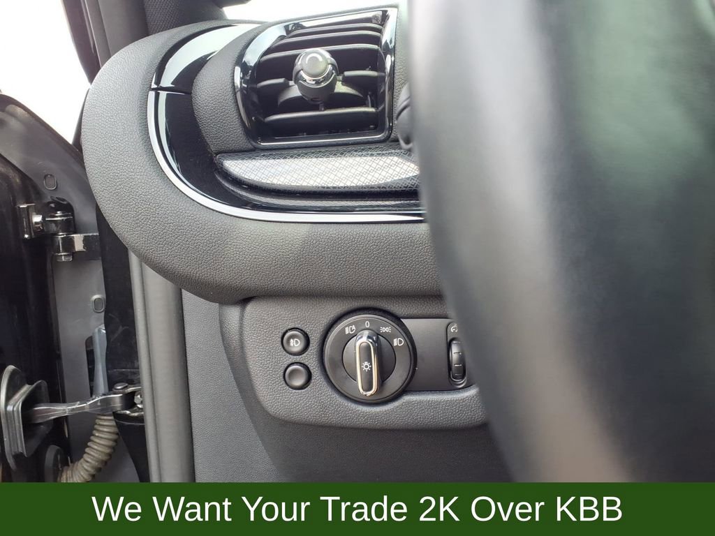 Used 2022 MINI Cooper Clubman S w/ Premium Package image 17