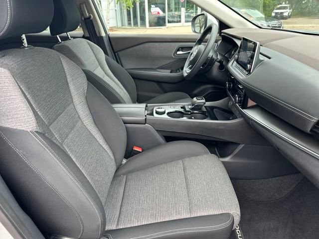 Used 2022 Nissan Rogue SV image 25