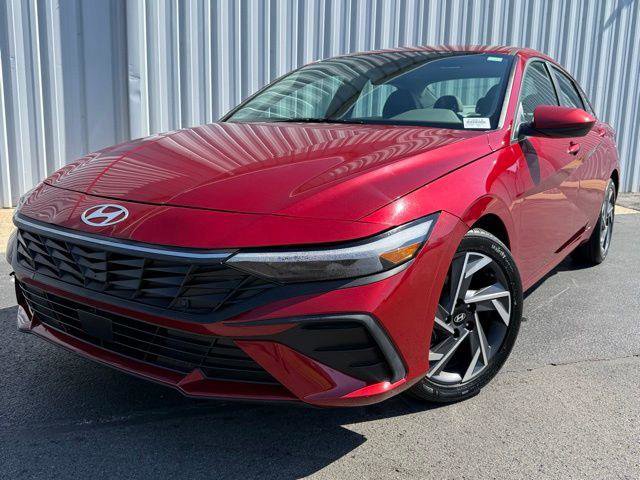 Used 2024 Hyundai Elantra SEL w/ Convenience Package FWD image 1