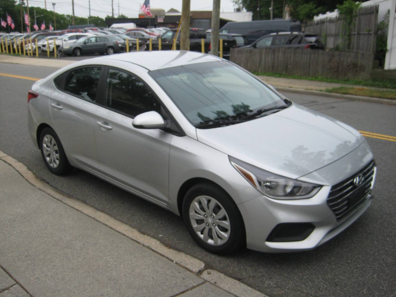 Used 2021 Hyundai Accent SE FWD image 3