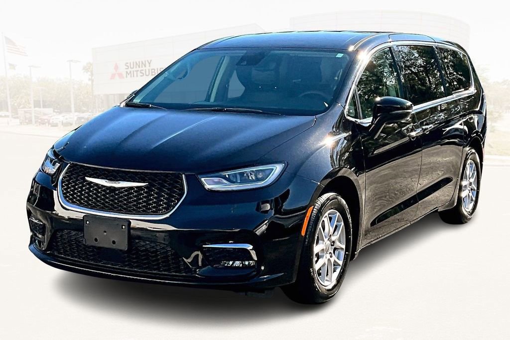 Used 2024 Chrysler Pacifica Touring-L