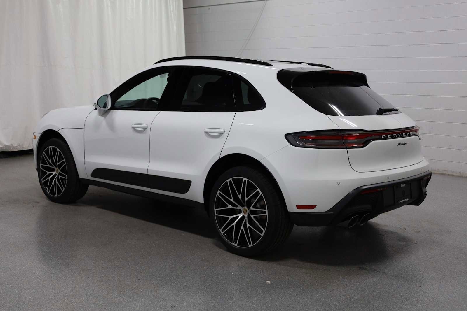 New 2026 Porsche Macan image 3