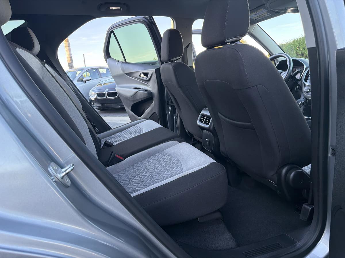 Used 2023 Chevrolet Equinox LS image 28