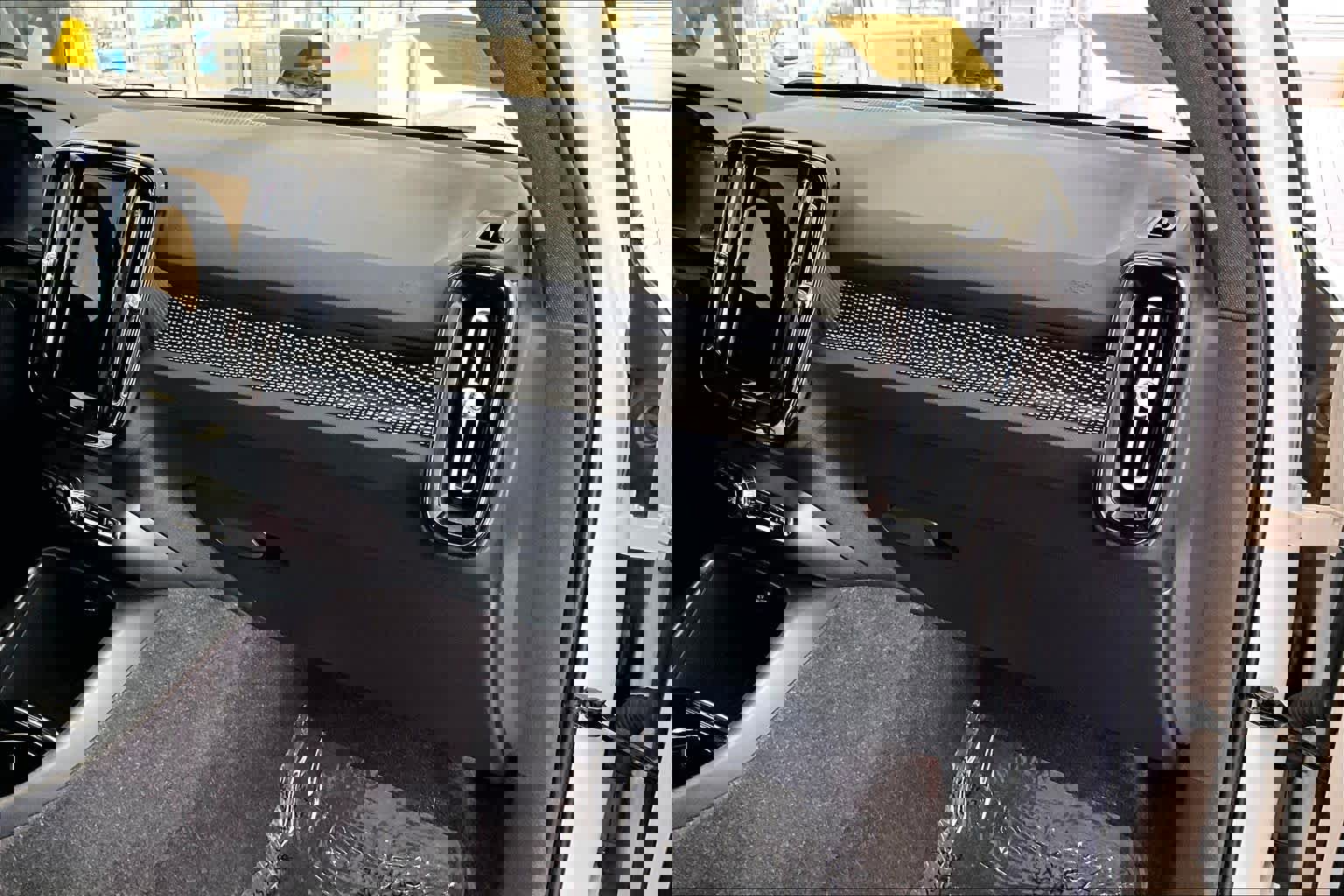 Certified 2022 Volvo XC40 T4 R-Design w/ Advanced Package image 17