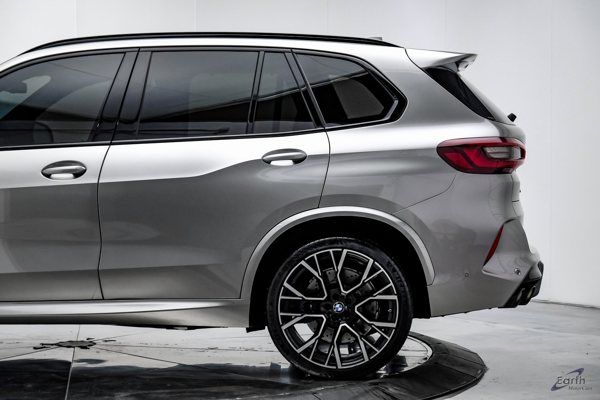 Used 2022 BMW X5 M w/ Competition Package 2 image 7