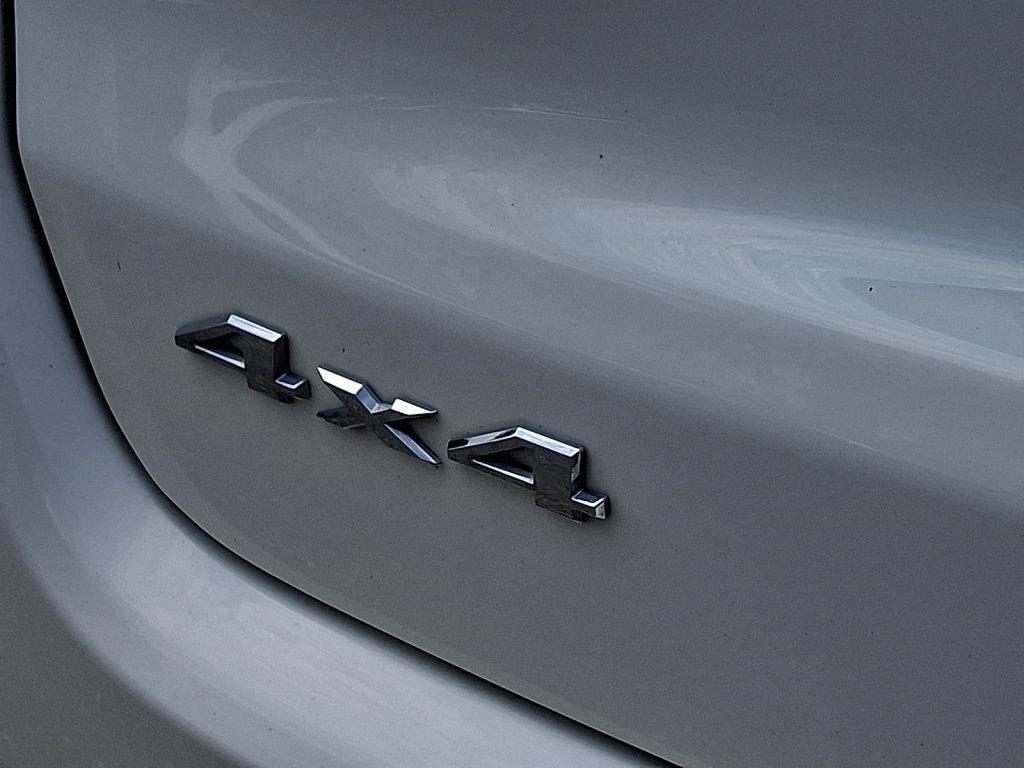 Used 2020 Jeep Compass Latitude w/ Cold Weather Group AWD/4WD image 17