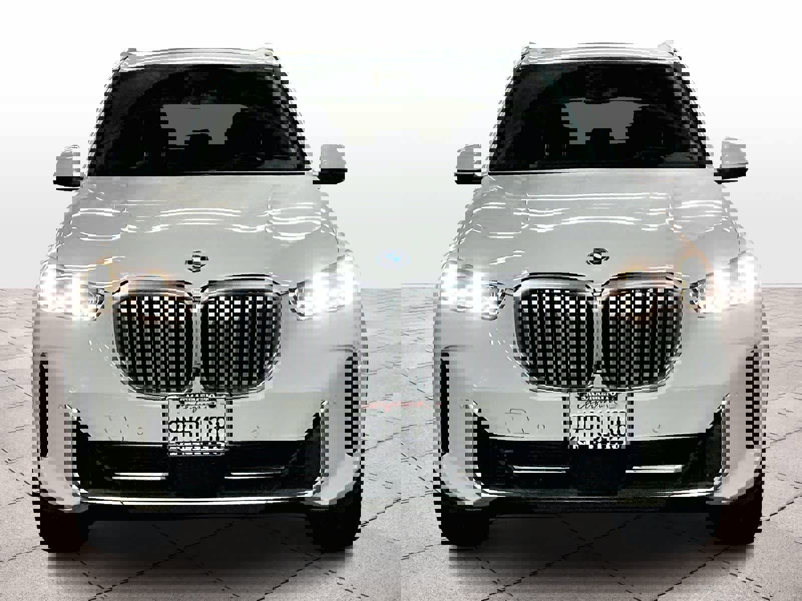 Used 2025 BMW X5 xDrive50e image 3