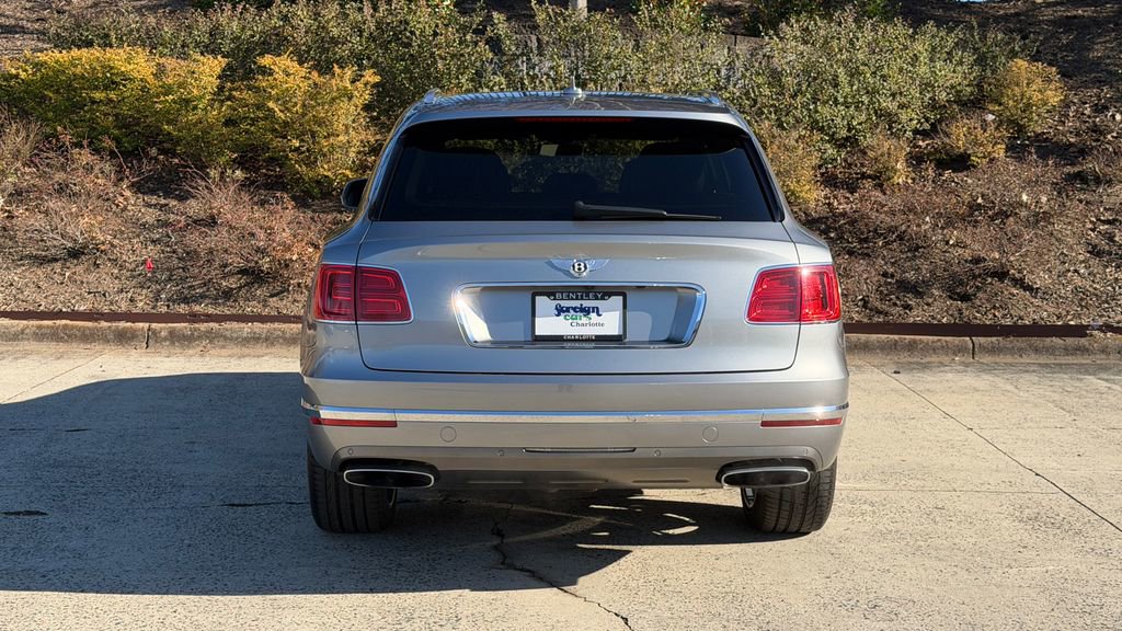 Used 2018 Bentley Bentayga image 8