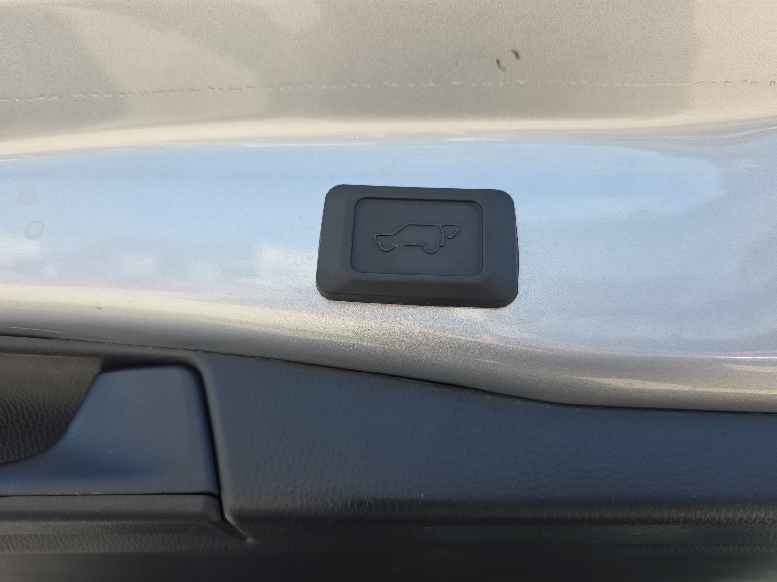 Used 2024 Toyota RAV4 XSE AWD/4WD image 32