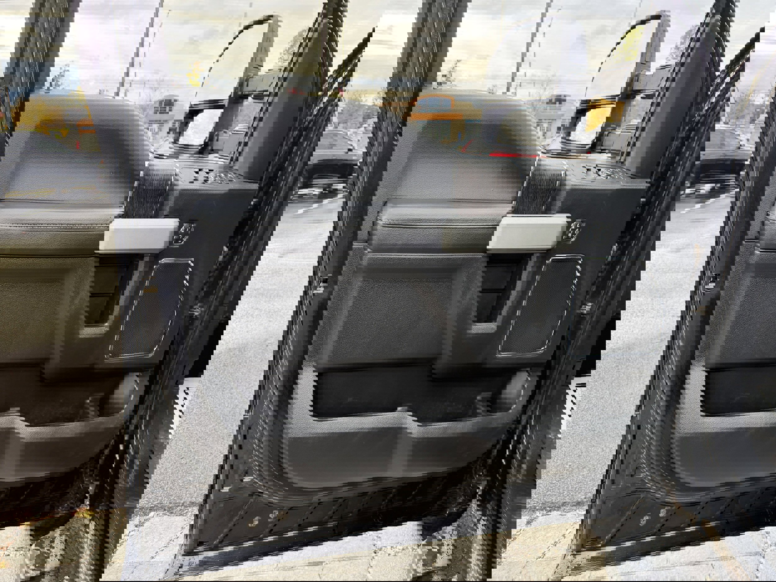 Used 2021 Ford F250 Lariat w/ Lariat Ultimate Package image 10