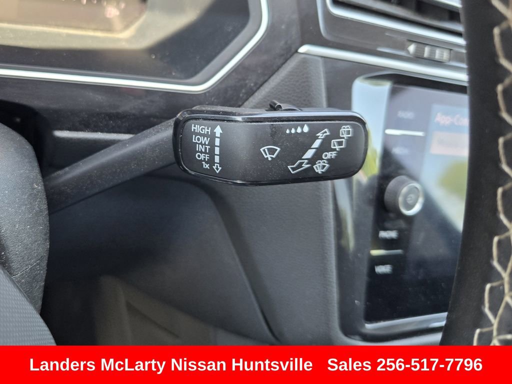 Used 2024 Volkswagen Tiguan SE AWD/4WD image 23