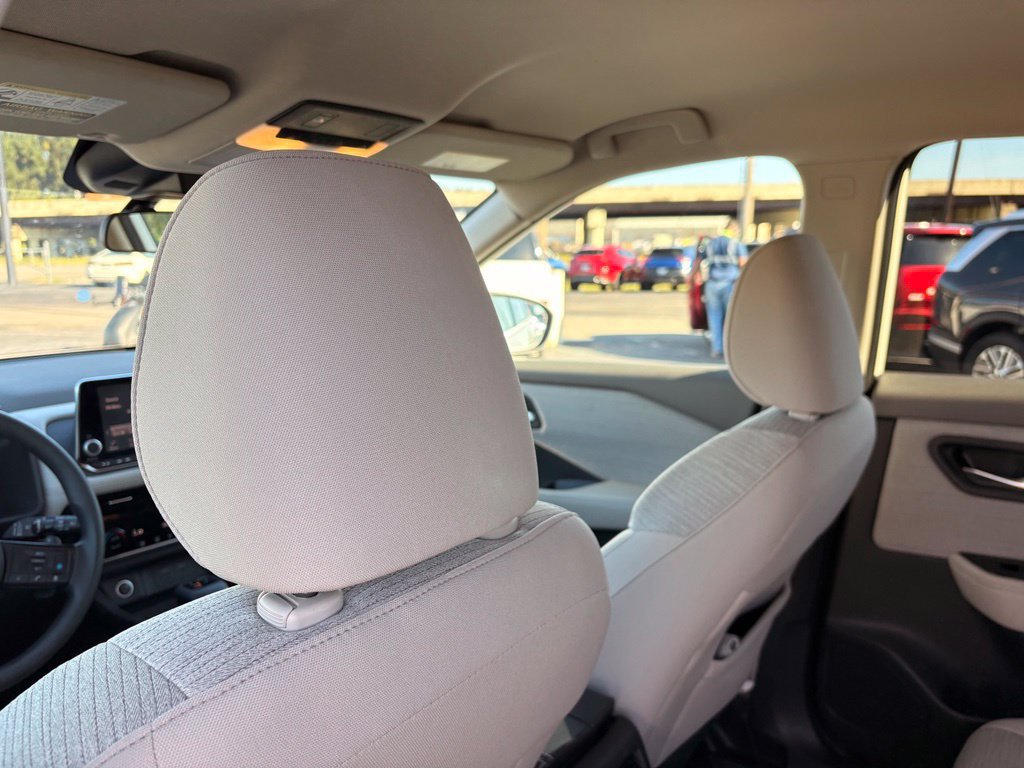 Used 2021 Nissan Rogue SV FWD image 27