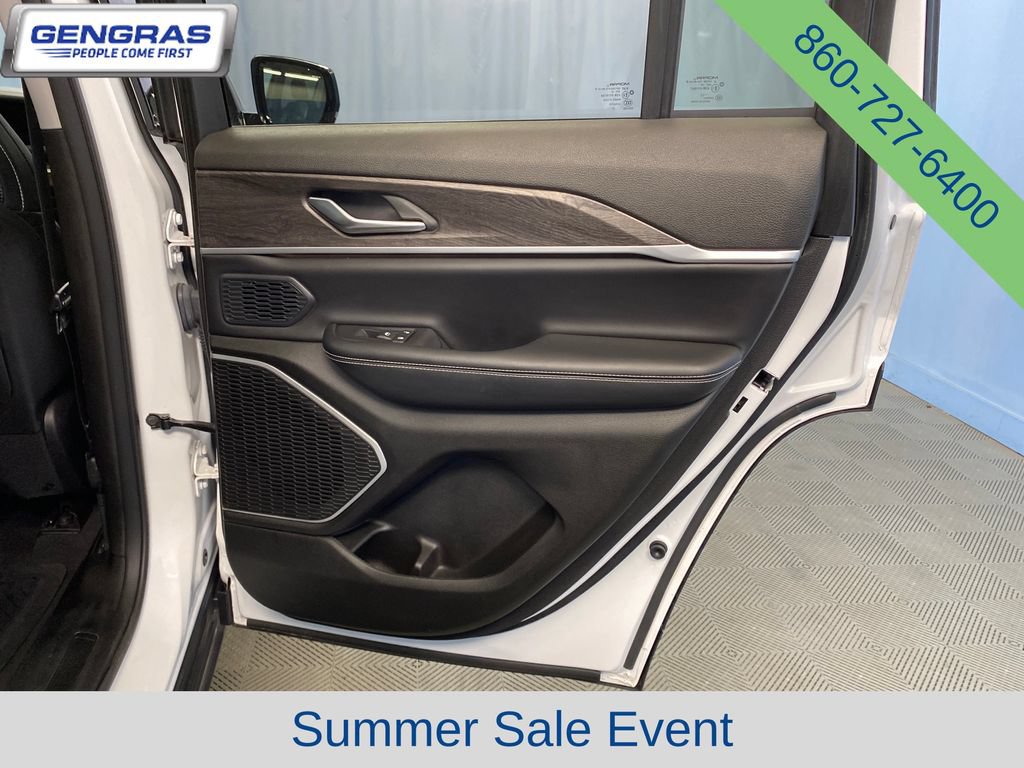 Used 2023 Jeep Grand Cherokee 4WD 4xe image 41