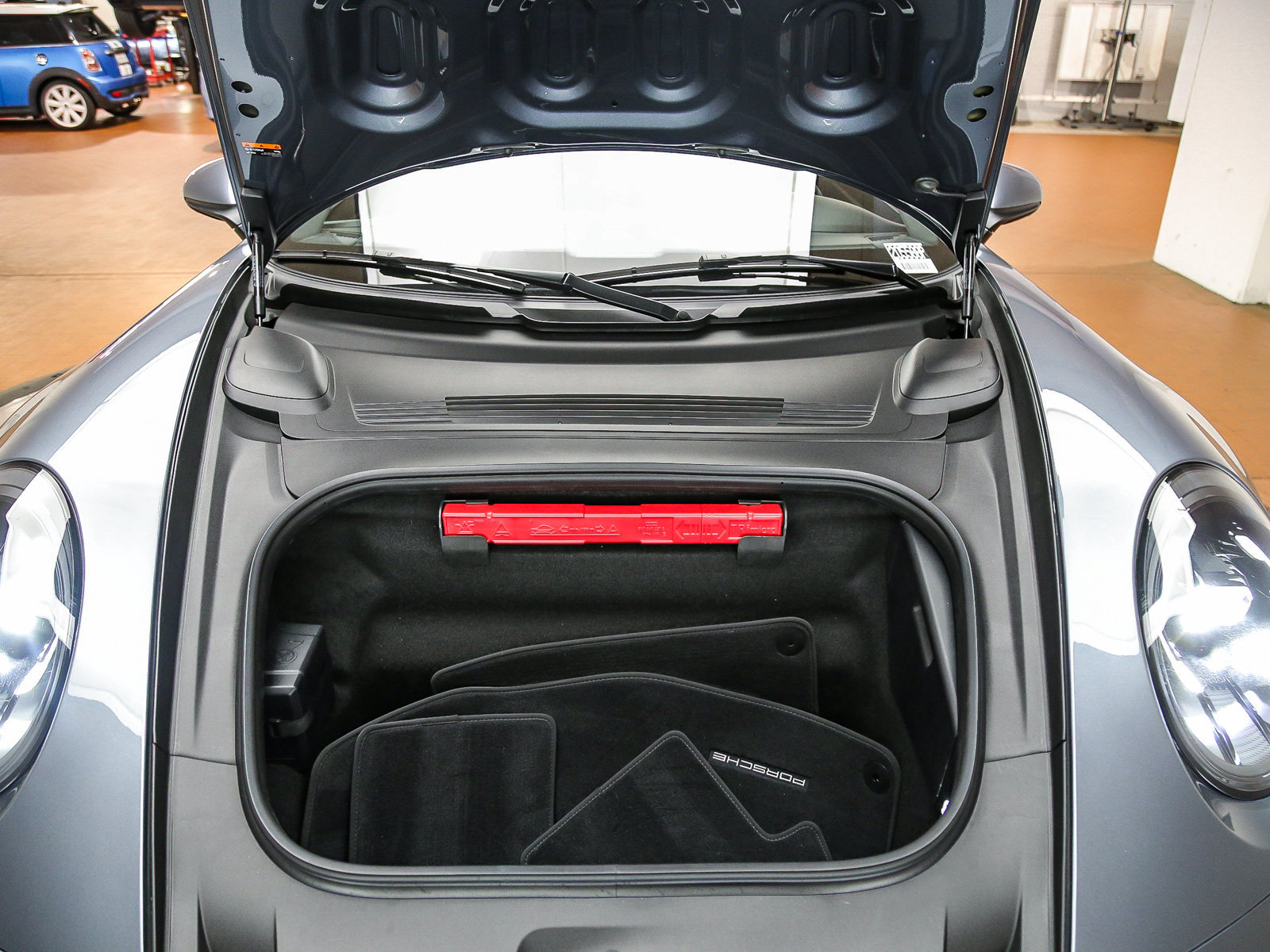 Certified 2025 Porsche 911 Carrera RWD image 32