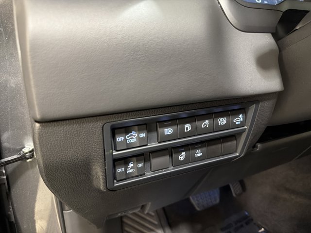 Used 2024 Toyota Tundra Platinum AWD/4WD image 35