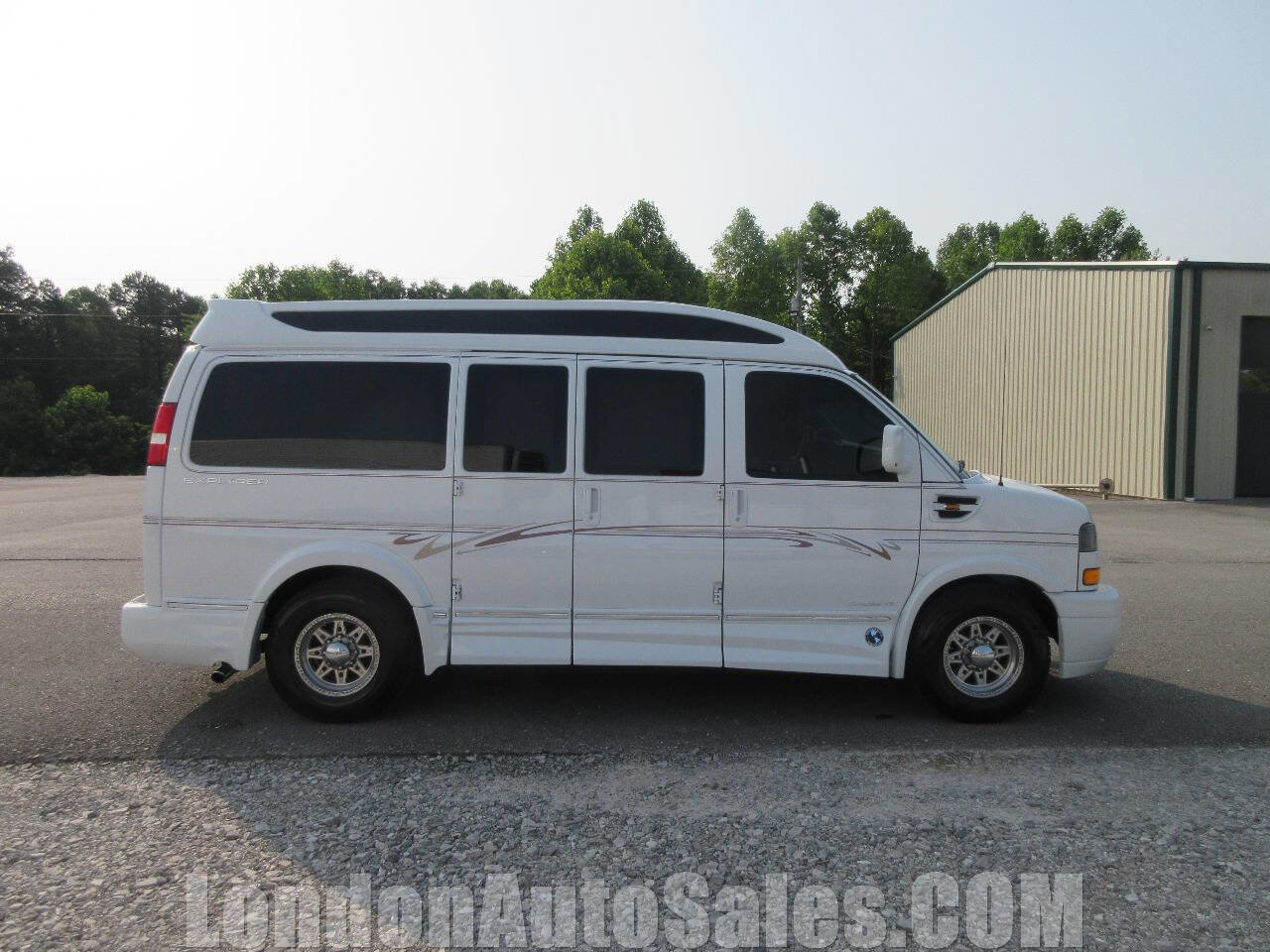 Used 2017 GMC Savana 2500 RWD image 7