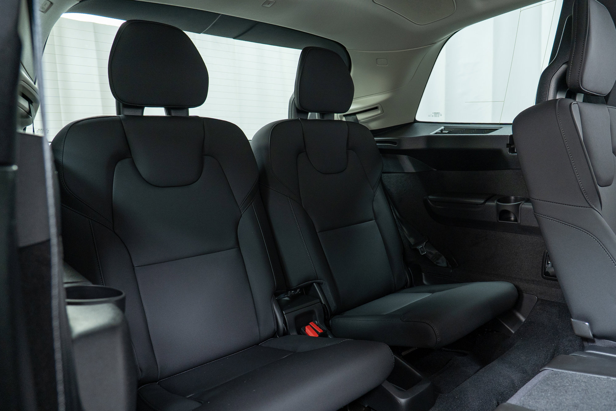 New 2026 Volvo XC90 B6 Plus w/ Protection Package Premier image 25