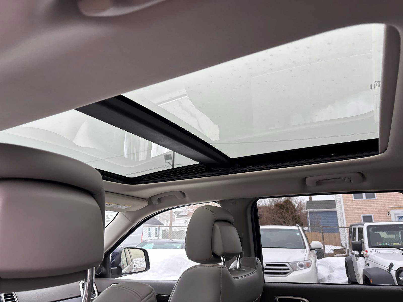 Used 2012 Jeep Grand Cherokee Laredo image 13