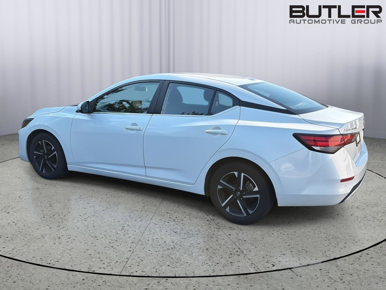 Used 2024 Nissan Sentra SV FWD image 3