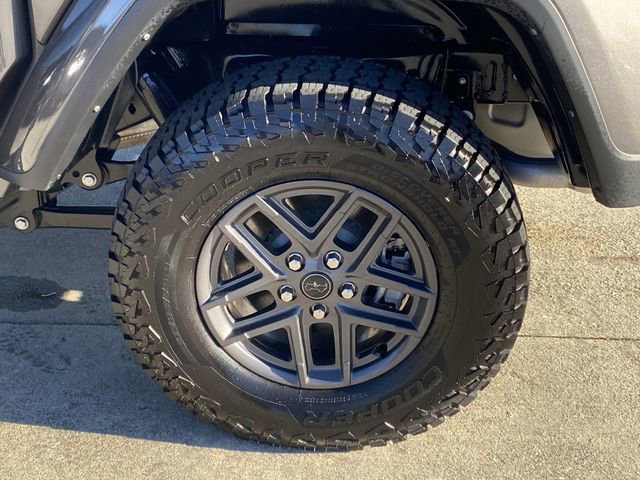 Used 2024 Jeep Gladiator Sport image 34