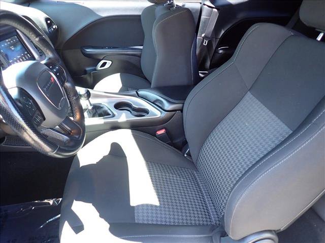 Used 2022 Dodge Challenger R/T w/ Driver Convenience Group RWD image 9