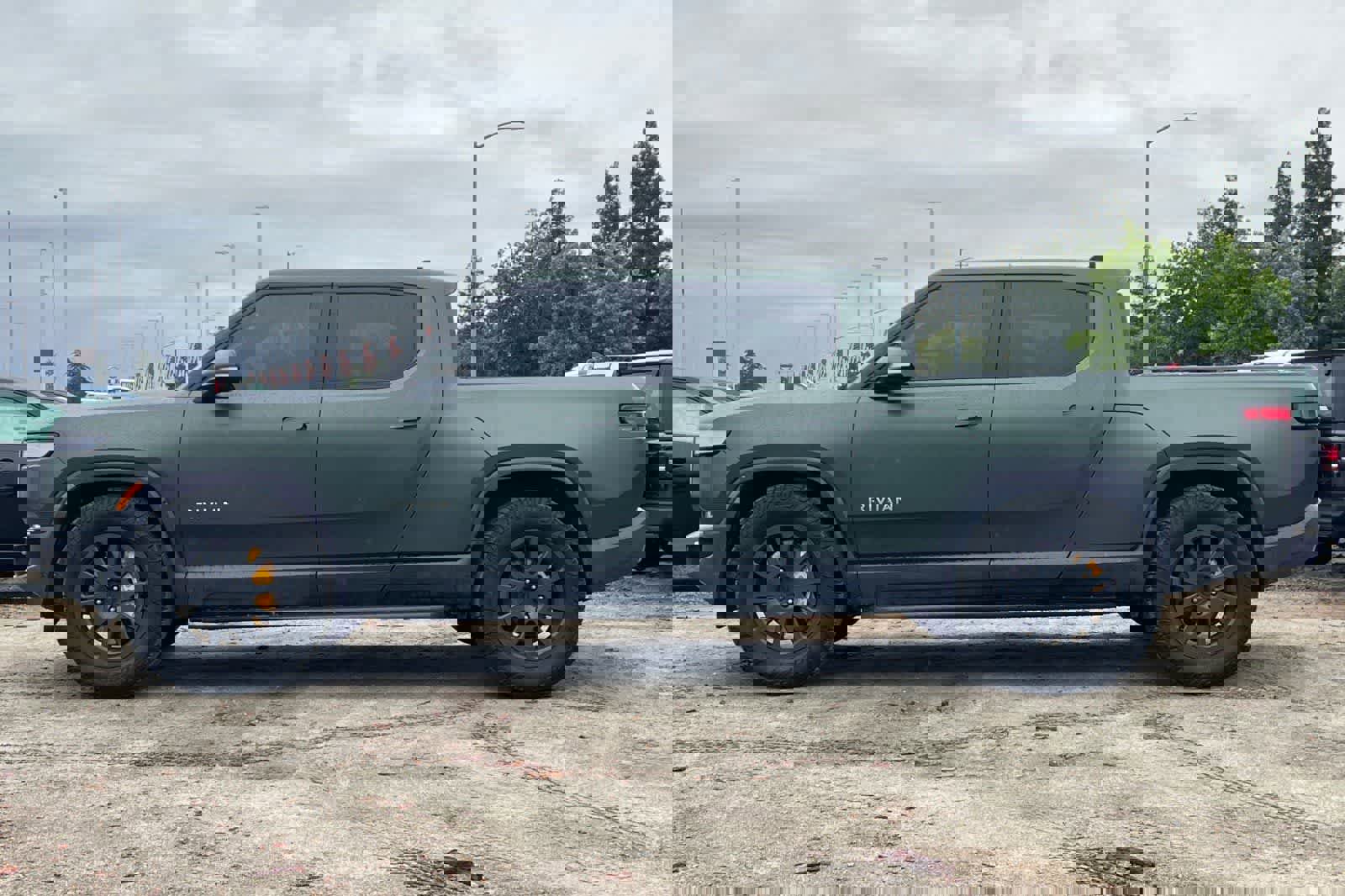 Used 2022 Rivian R1T Adventure image 6