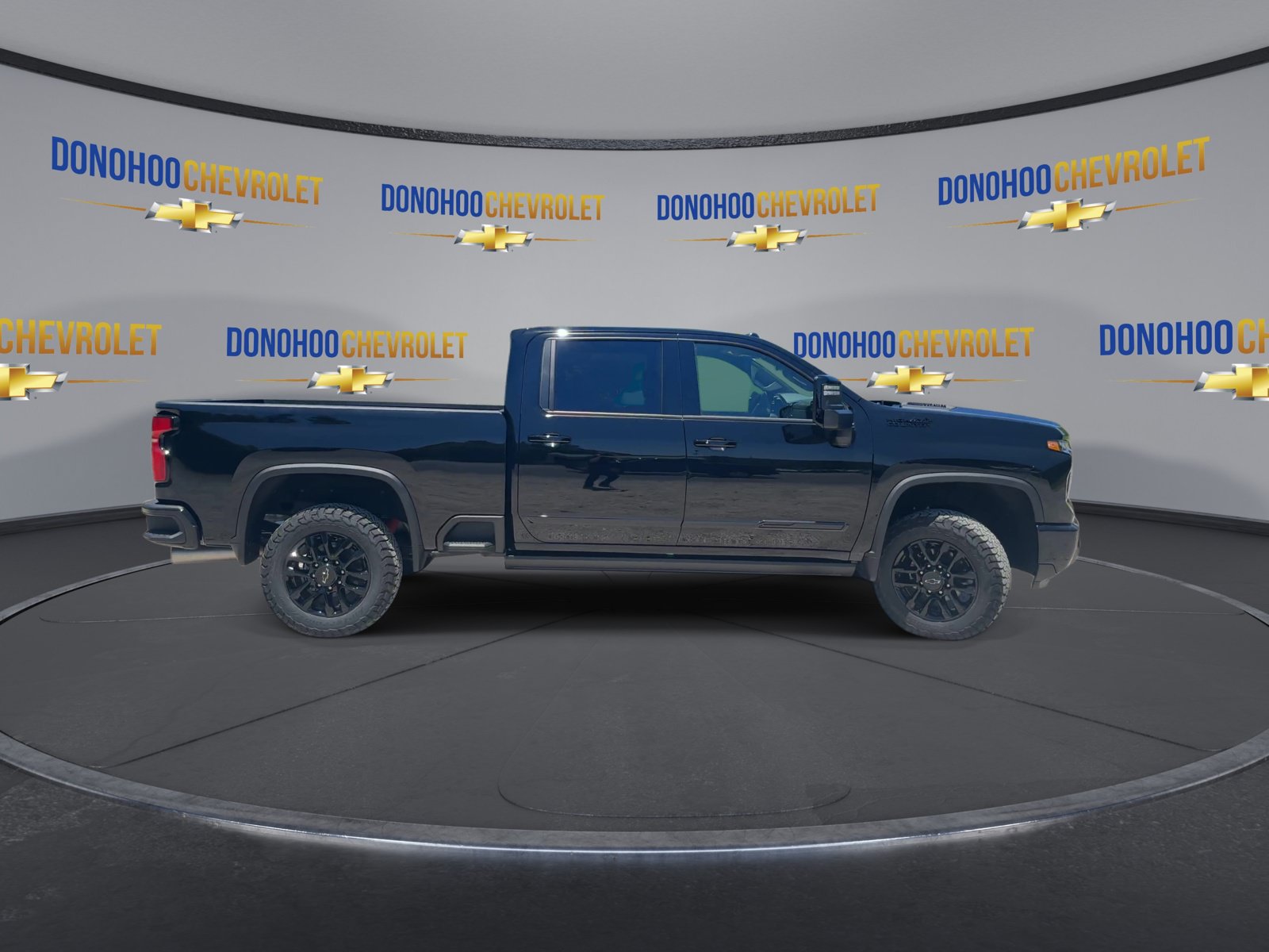 New 2026 Chevrolet Silverado 2500 High Country w/ Midnight Edition AWD/4WD image 9