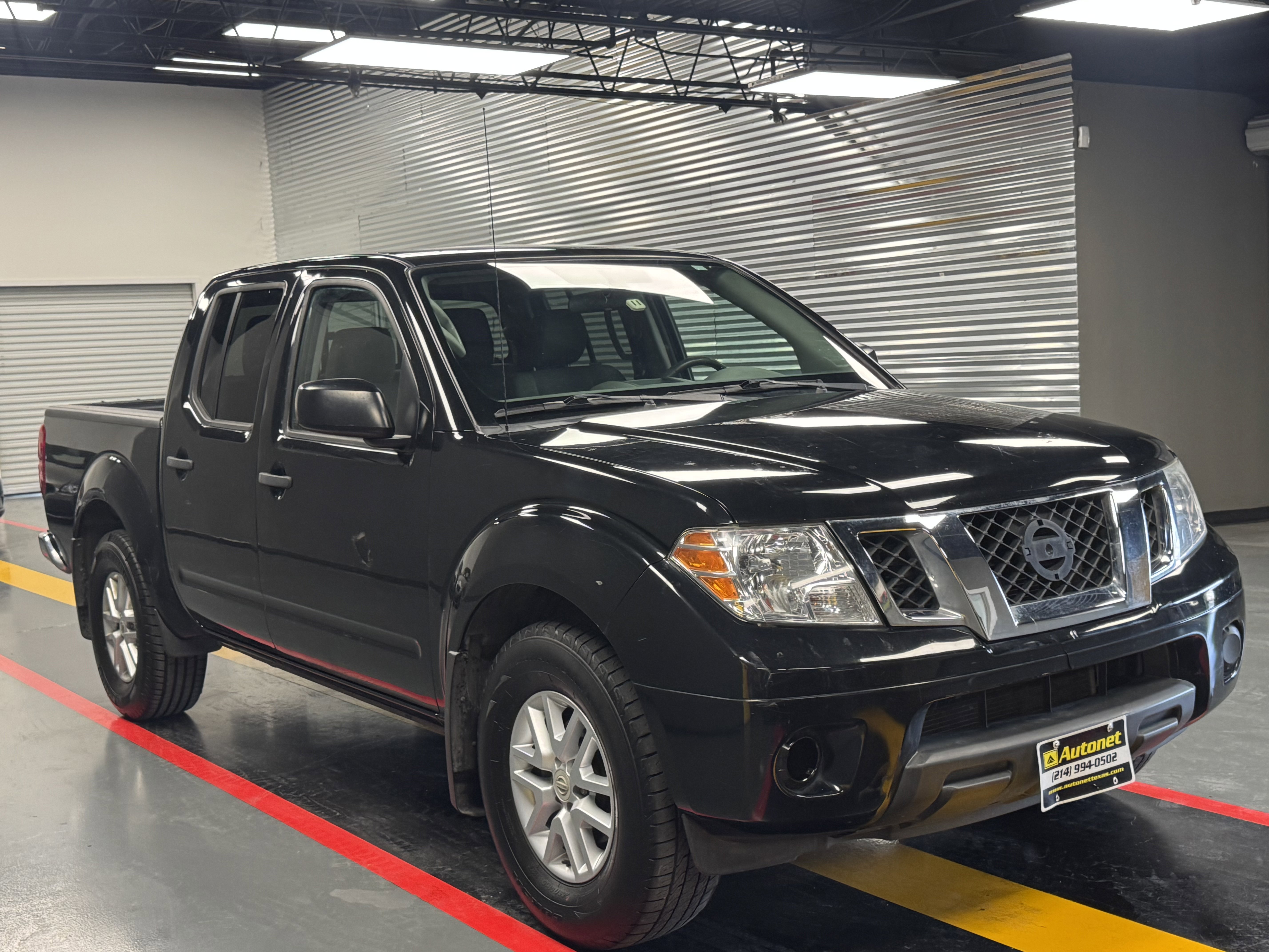 Used 2019 Nissan Frontier SV image 3
