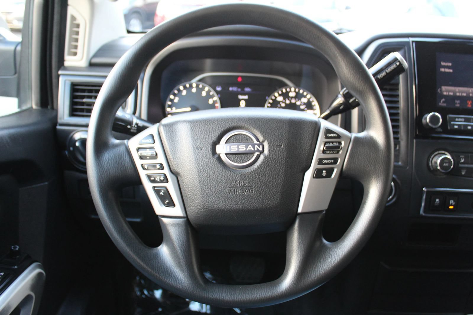 Used 2023 Nissan Titan SV RWD image 15