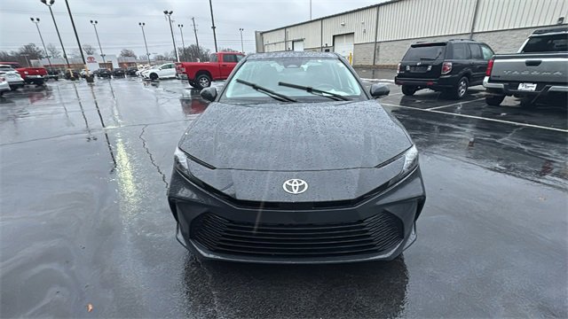 Used 2025 Toyota Camry LE image 9