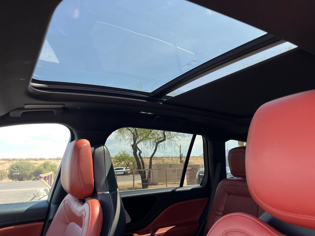 Used 2025 Lincoln Aviator Reserve w/ Equipment Group 201A AWD/4WD image 27