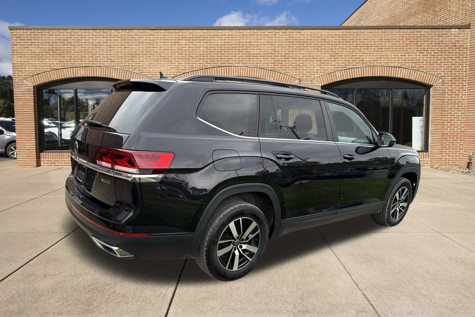 Used 2022 Volkswagen Atlas SE AWD/4WD image 6