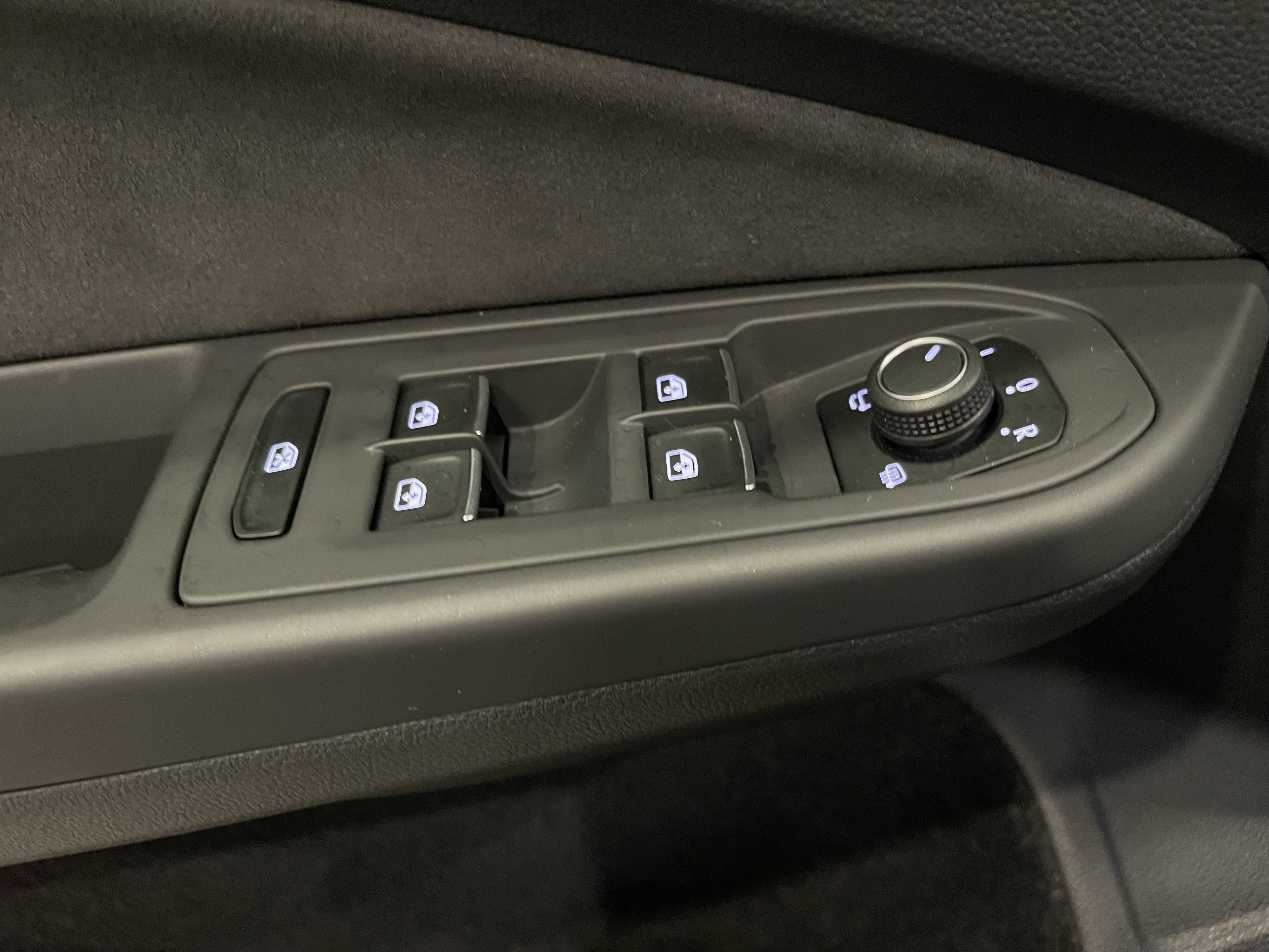 Used 2024 Volkswagen GTI SE image 11