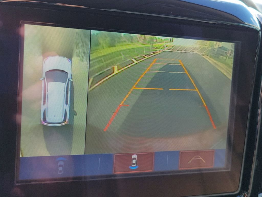 Used 2018 Chevrolet Traverse Premier w/ Driver Confidence II Package image 27