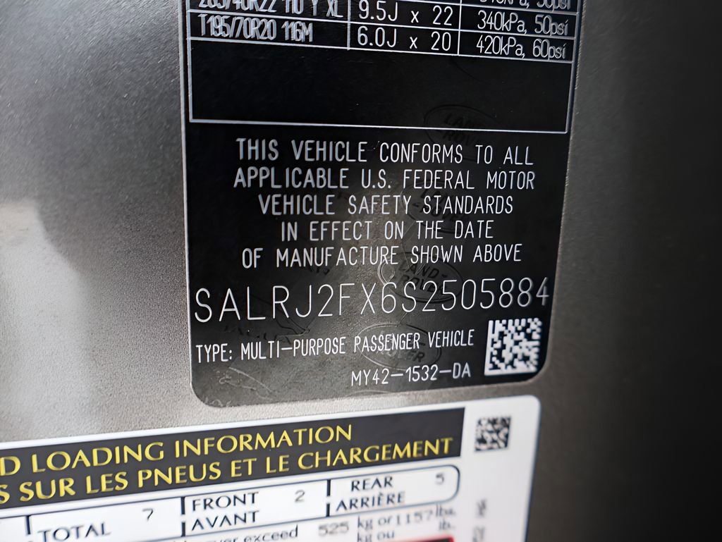 Certified 2025 Land Rover Discovery S AWD/4WD image 41
