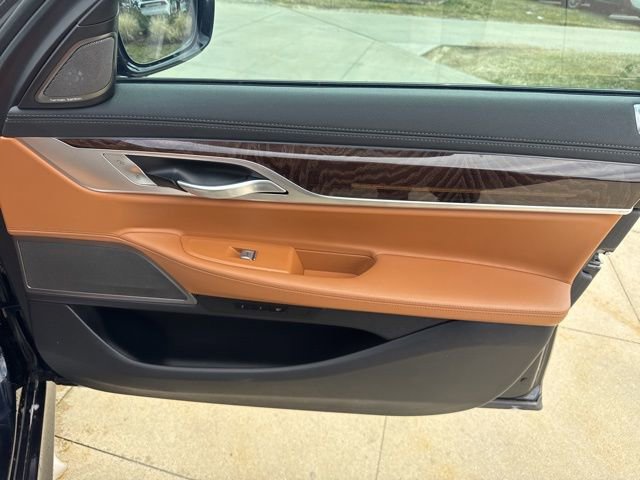 Used 2021 BMW 750i xDrive w/ M Sport Package image 51