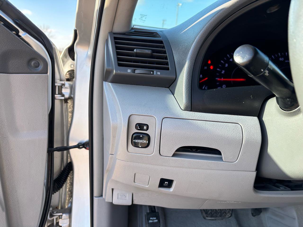 Used 2010 Toyota Camry image 13