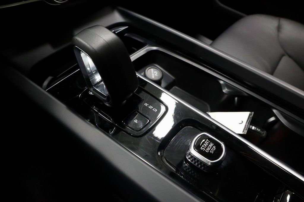 Used 2024 Volvo XC60 T8 Core image 31