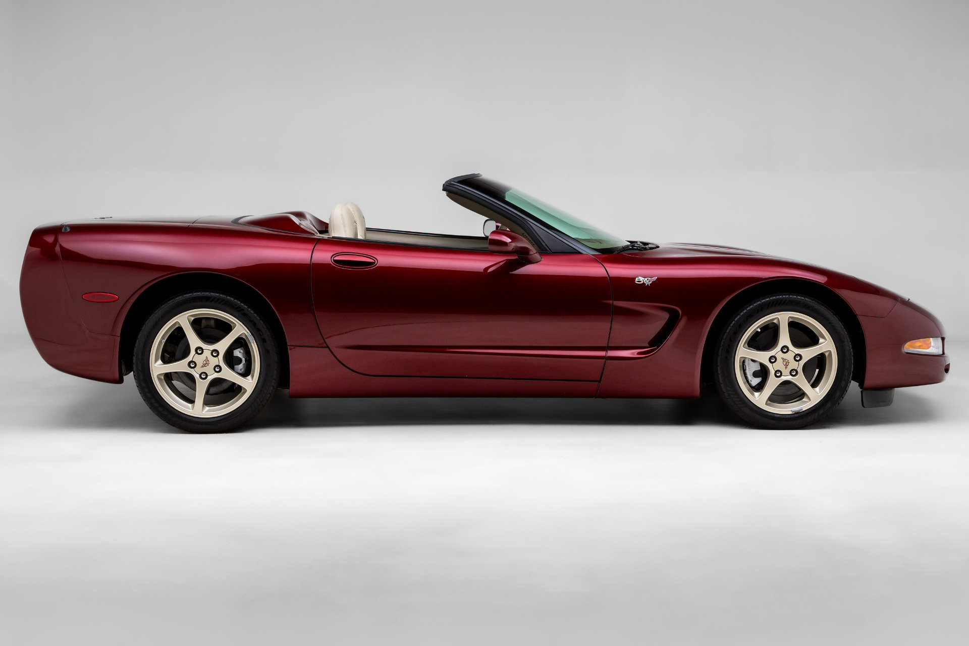 Used 2003 Chevrolet Corvette 50th Anniversary Edition w/ Preferred Equipment Group1 image 2