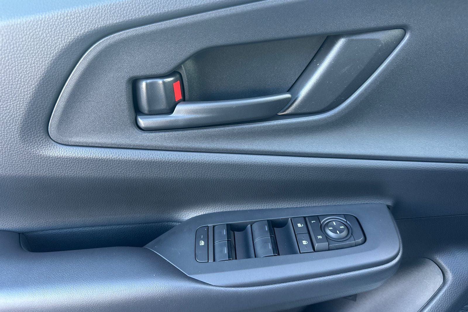 New 2026 Toyota Prius Plug-In Hybrid FWD image 12