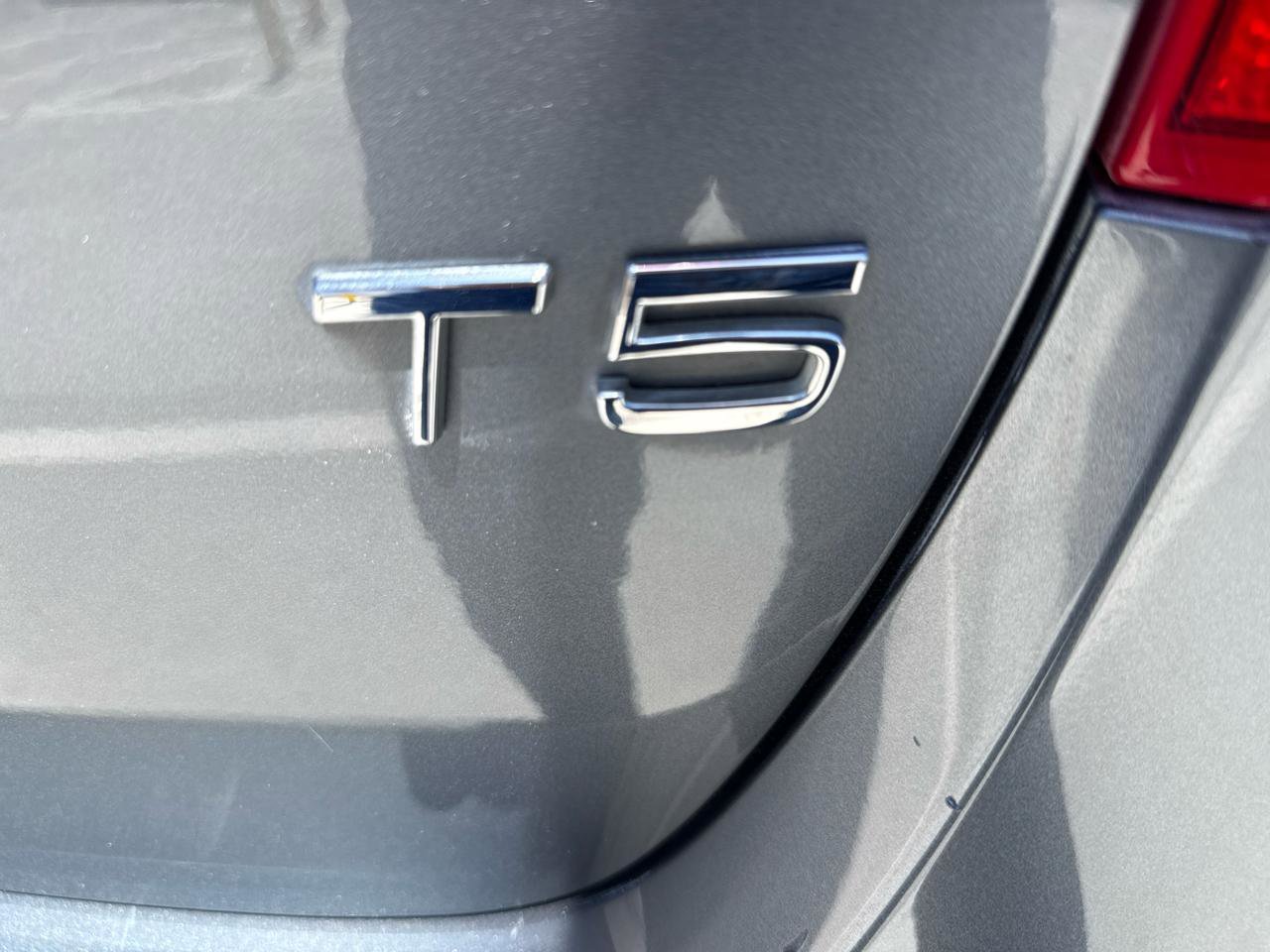 Used 2018 Volvo V60 T5 Dynamic w/ Vision Package FWD image 46